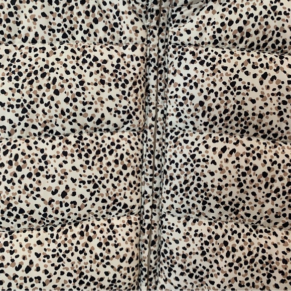 Leopard Print Puffer Vest - Picture 3 of 3